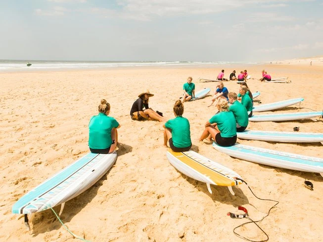 Surf les op het strand van Moliets